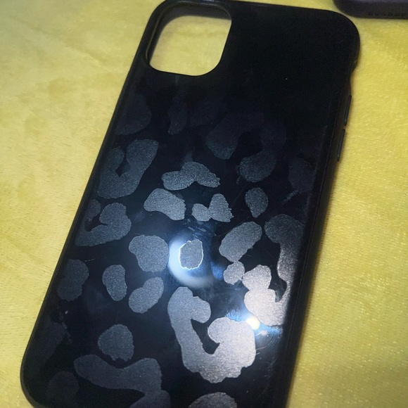 iPhone 11 case - Picture 2 of 12